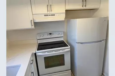 2826 Swifton Drive #114, Sarasota, FL 34231 - Photo 5