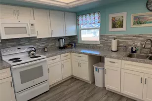 2826 Swifton Dr, Sarasota, FL 34231 - Photo 21