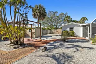 5223 Shadow Lawn Dr, Sarasota, FL 34242 - Photo 33