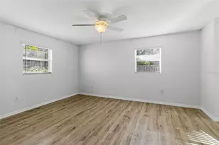 5223 Shadow Lawn Dr, Sarasota, FL 34242 - Photo 15