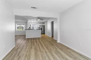 5223 Shadow Lawn Dr, Sarasota, FL 34242 - Photo 7