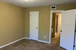 3806 N Oak Dr, Tampa, FL 33611 - Photo 13