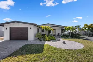 401 28th St, Holmes Beach, FL 34217 - Photo 3