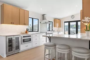 401 28th St, Holmes Beach, FL 34217 - Photo 19