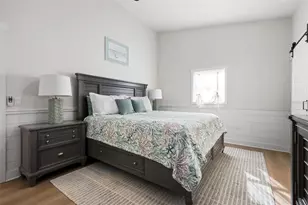 401 28th St, Holmes Beach, FL 34217 - Photo 35