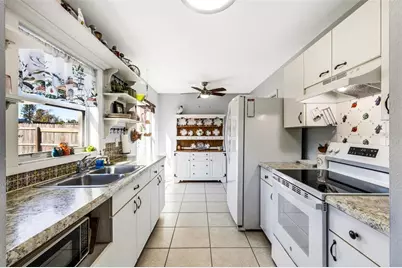 3515 5th Avenue W, Palmetto, FL 34221 - Photo 7