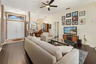 8072 Glenbrooke Ln, Sarasota, FL 34243 - Photo 19