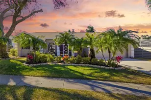 8072 Glenbrooke Ln, Sarasota, FL 34243 - Photo 1