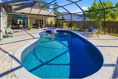 8072 Glenbrooke Lane, Sarasota, FL 34243 - Photo 13