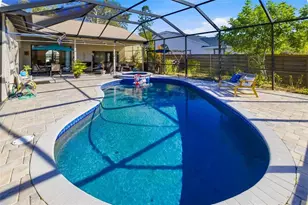 8072 Glenbrooke Ln, Sarasota, FL 34243 - Photo 13