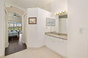 8072 Glenbrooke Ln, Sarasota, FL 34243 - Photo 31