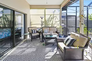 8072 Glenbrooke Ln, Sarasota, FL 34243 - Photo 5