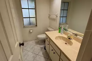 5638 Country Lakes Dr, Sarasota, FL 34243 - Photo 15