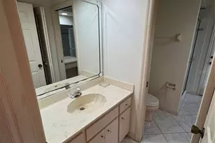 5638 Country Lakes Dr, Sarasota, FL 34243 - Photo 17