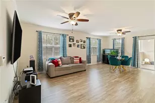 1000 Villagio Cir, Sarasota, FL 34237 - Photo 7