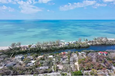 8504 Heron Lagoon Circle, Sarasota, FL 34242 - Photo 3
