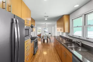 7091 Longboat Dr E, Longboat Key, FL 34228 - Photo 9