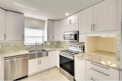 361 Oak Hill Drive #3, Sarasota, FL 34232 - Photo 5