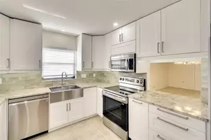 361 Oak Hill Dr, Sarasota, FL 34232 - Photo 5