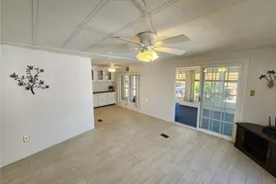 808 53rd Ave E, Bradenton, FL 34203 - Photo 9