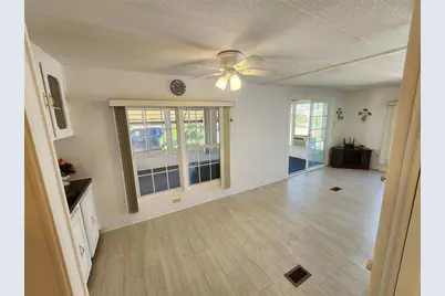 808 53rd Avenue E #9, Bradenton, FL 34203 - Photo 5