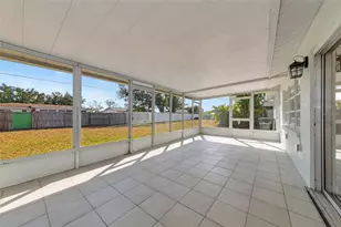 426 Pineview Dr, Venice, FL 34293 - Photo 27