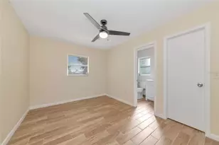 426 Pineview Dr, Venice, FL 34293 - Photo 19