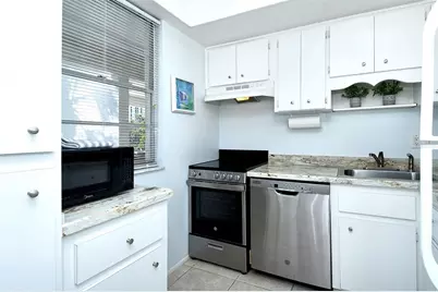 4350 Chatham Drive #205, Longboat Key, FL 34228 - Photo 15