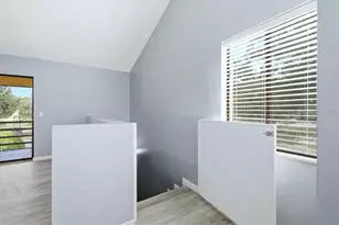 5651 Gardens Dr, Sarasota, FL 34243 - Photo 21