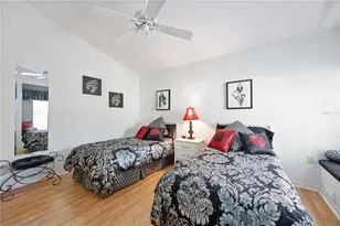 4076 Lyndhurst Ct, Sarasota, FL 34235 - Photo 31