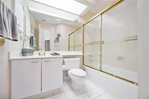 4076 Lyndhurst Ct, Sarasota, FL 34235 - Photo 35