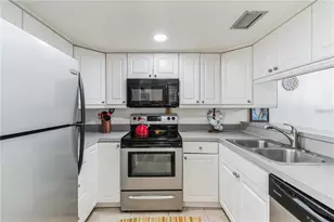 4658 Ringwood Meadow, Sarasota, FL 34235 - Photo 17