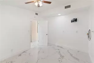 3675 Prudence Dr, Sarasota, FL 34235 - Photo 19