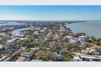 129 Pierson Lane, Sarasota, FL 34242 - Photo 13