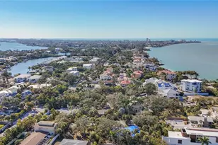 129 Pierson Ln, Sarasota, FL 34242 - Photo 13