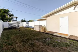 3408 Oxford Dr W, Bradenton, FL 34205 - Photo 33