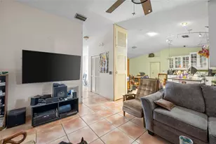 2439 Feiffer Cir, Sarasota, FL 34235 - Photo 5