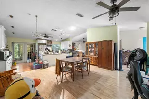 2439 Feiffer Cir, Sarasota, FL 34235 - Photo 3