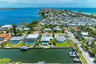 504 Bayview Drive, Holmes Beach, FL 34217 - Photo 11