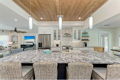 504 Bayview Drive, Holmes Beach, FL 34217 - Photo 27