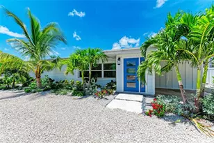 504 Bayview Dr, Holmes Beach, FL 34217 - Photo 5