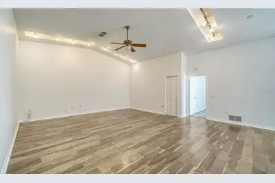 3957 Proctor Road, Sarasota, FL 34233 - Photo 7