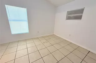 1427 45th Ave Cir W, Bradenton, FL 34207 - Photo 9