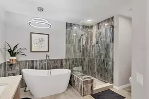 7608 Fairway Woods Dr, Sarasota, FL 34238 - Photo 23