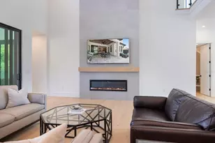 2045 Goldenrod St, Sarasota, FL 34239 - Photo 15