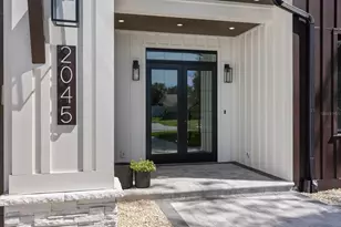 2045 Goldenrod St, Sarasota, FL 34239 - Photo 3