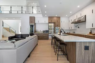 2045 Goldenrod St, Sarasota, FL 34239 - Photo 9