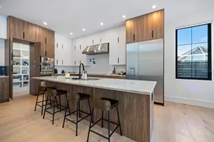 2045 Goldenrod St, Sarasota, FL 34239 - Photo 7