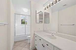 5430 Eagles Point Cir, Sarasota, FL 34231 - Photo 23