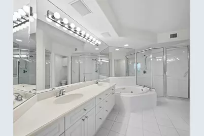 5430 Eagles Point Circle #105, Sarasota, FL 34231 - Photo 19